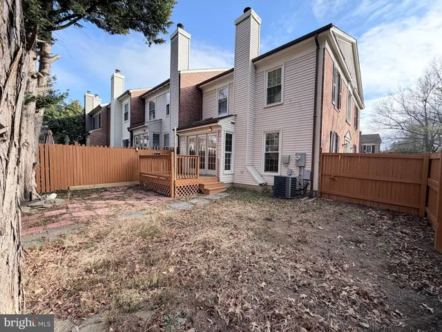 $3,600 | 5900 Parenham Way, Alexandria, VA 22310