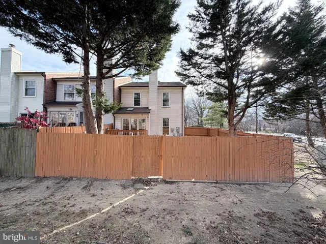 $3,600 | 5900 Parenham Way, Alexandria, VA 22310