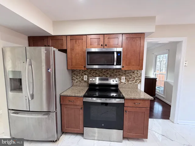 $3,600 | 5900 Parenham Way, Alexandria, VA 22310