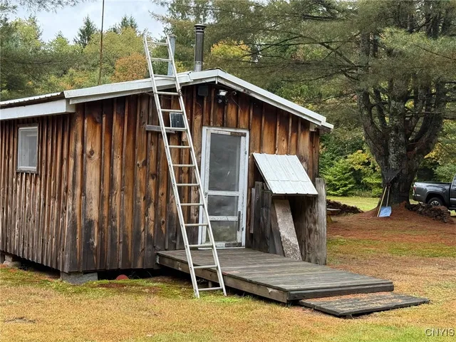 $139,900 | 371 Fox Road, Redfield, NY 13437