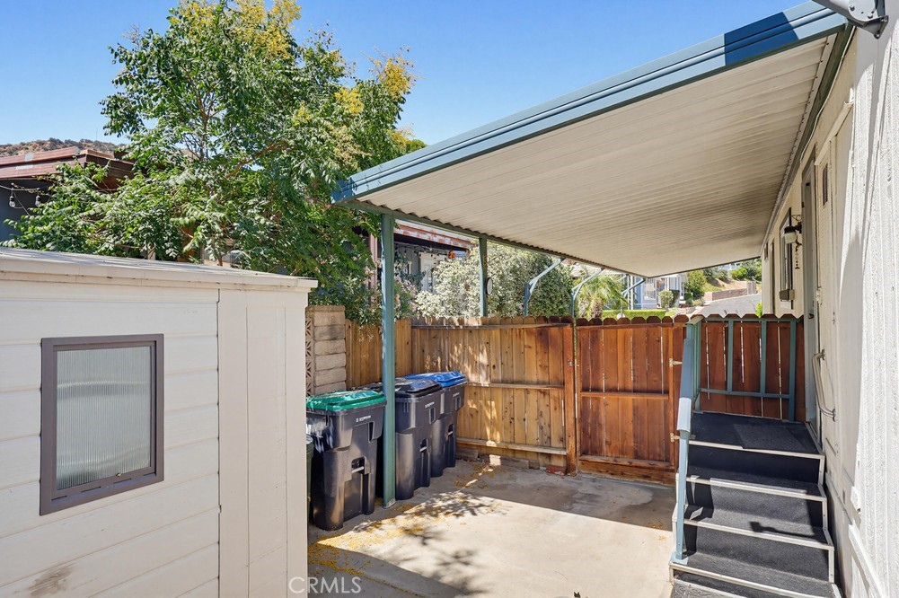 31244 North Lakehills Road Castaic, CA 91384 - Photo 61 of 72 Back porch