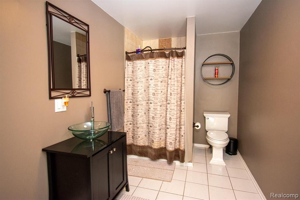 2835 Norton Lawn Street Rochester Hills, MI 48307 - Photo 17 of 38
