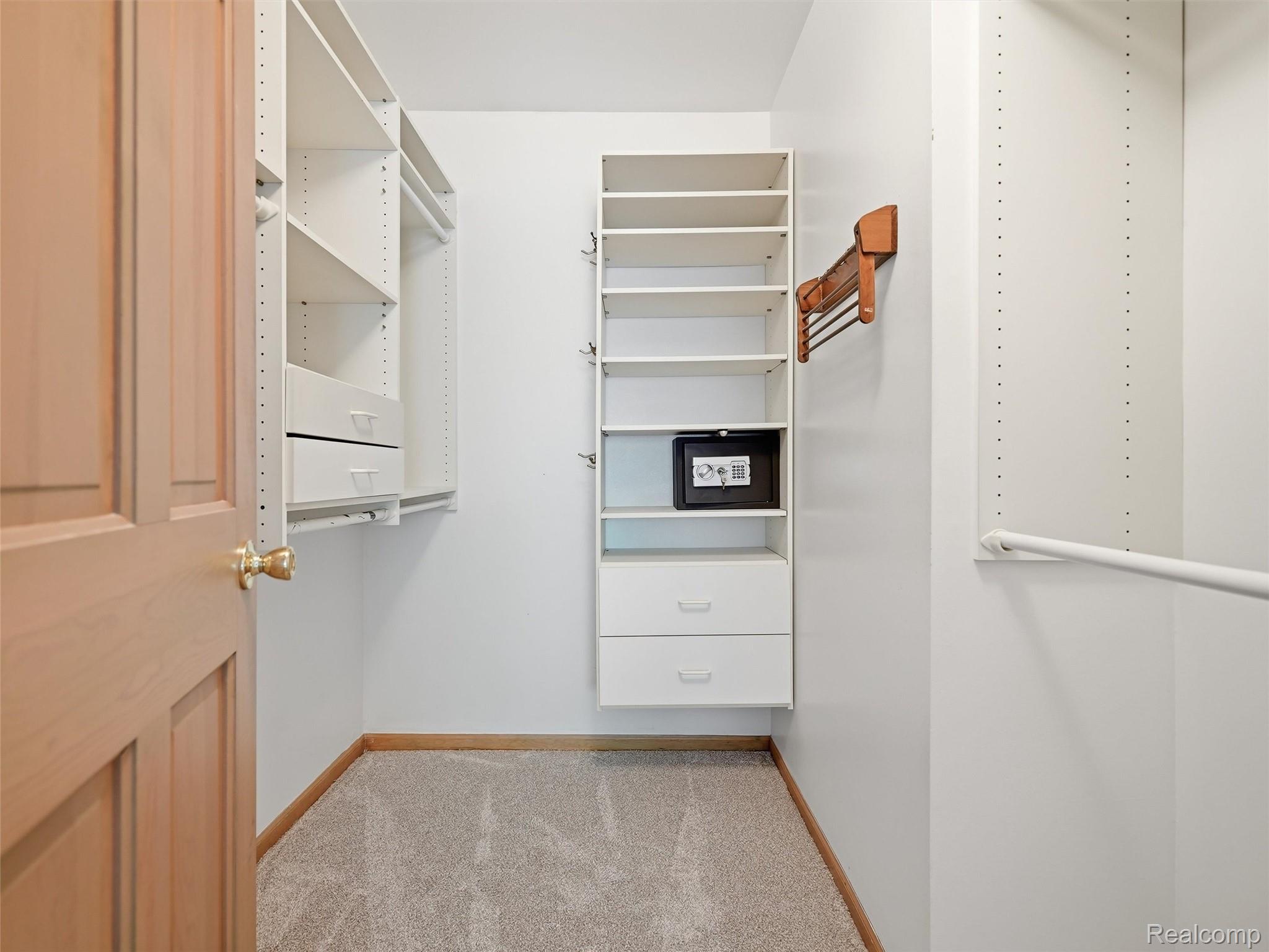 811 Snowmass Drive Rochester, MI 48309 - Photo 20 of 34 21-DSC00413.jpg