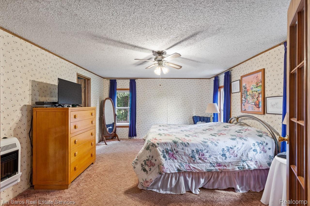 4990 Addison Road Jonesville, MI 49250 - Photo 10 of 26 4990 Addison Rd - 1011.jpg