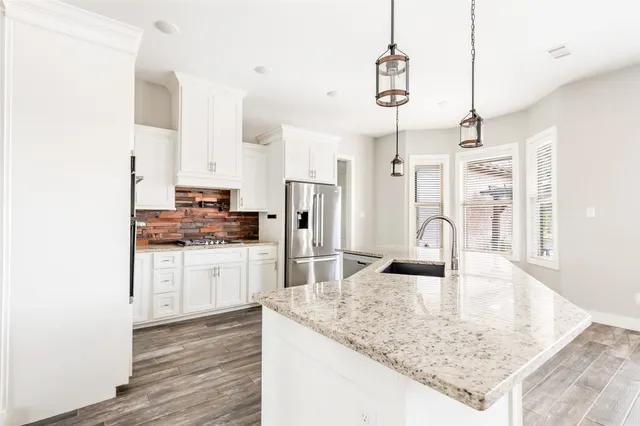 $599,900 | 9006 Water Buck Lane, Conroe, TX 77303