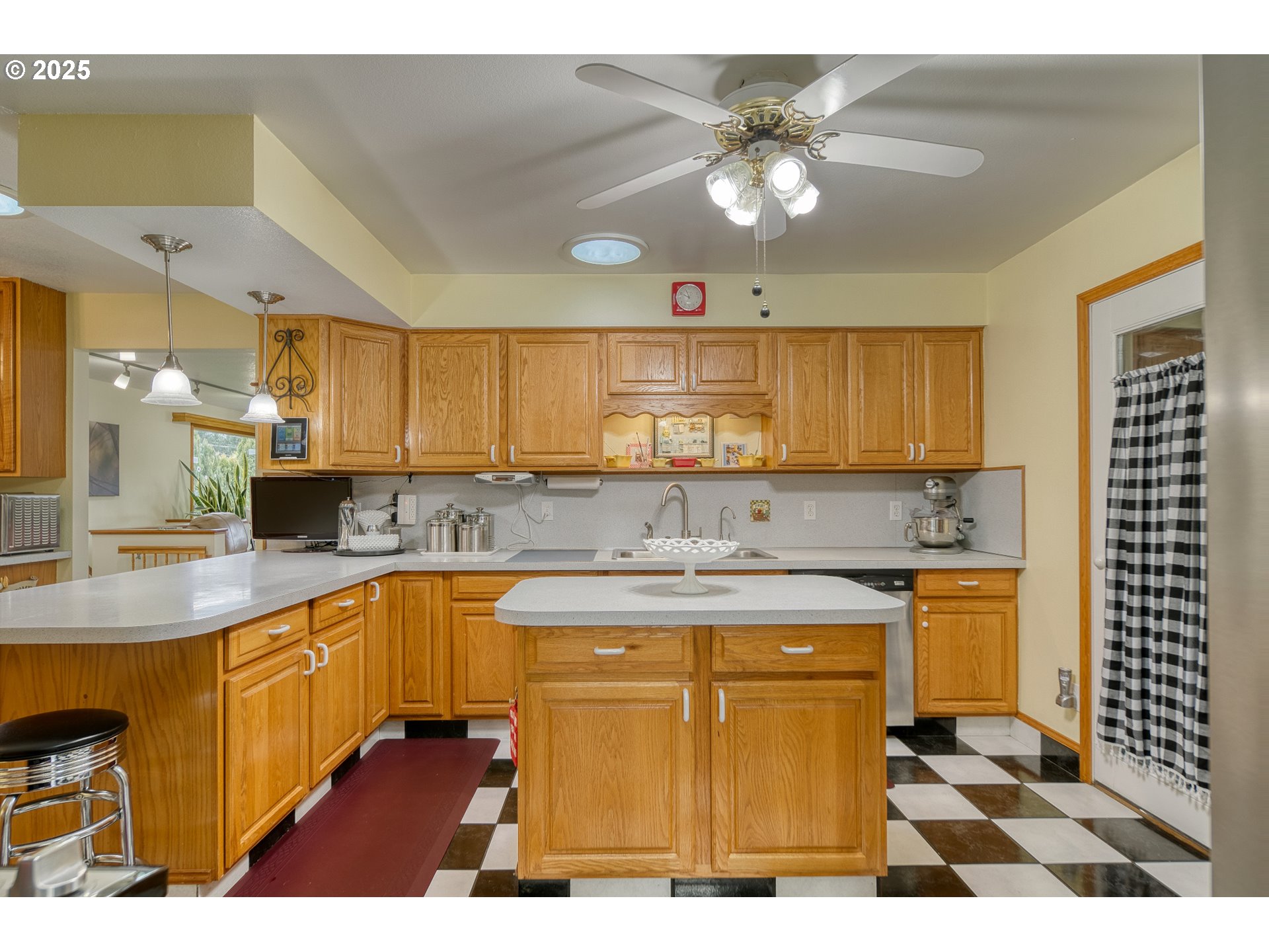 64595 McDermott Road Deer Island, OR 97054 - Photo 12 of 48 Gallery Image 12
