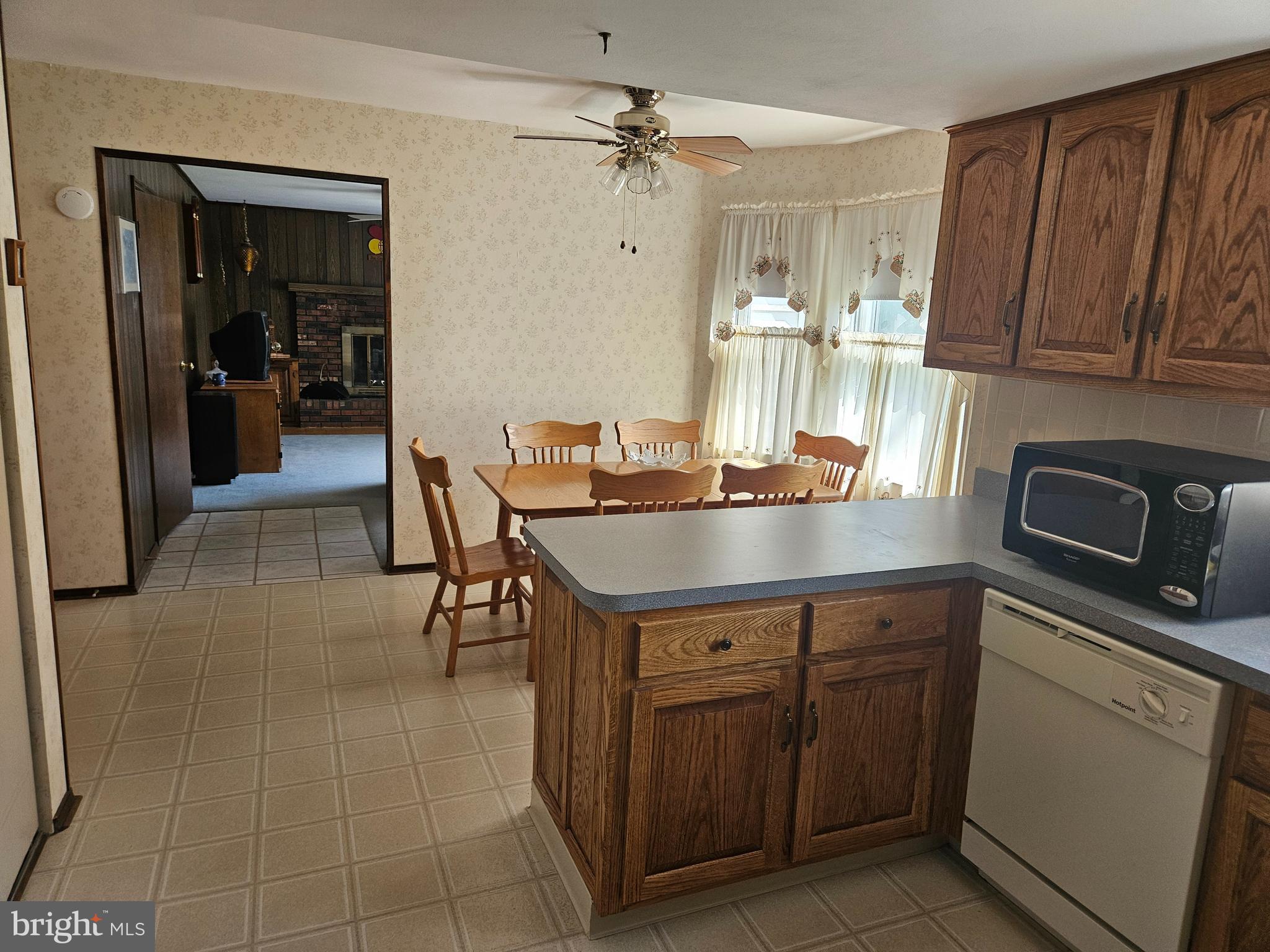 6 Fordham Drive Hamilton, NJ 08690 - Photo 3 of 6