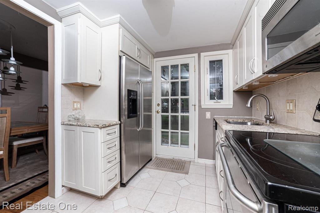 1898 Graefield Road Birmingham, MI 48009 - Photo 5 of 21