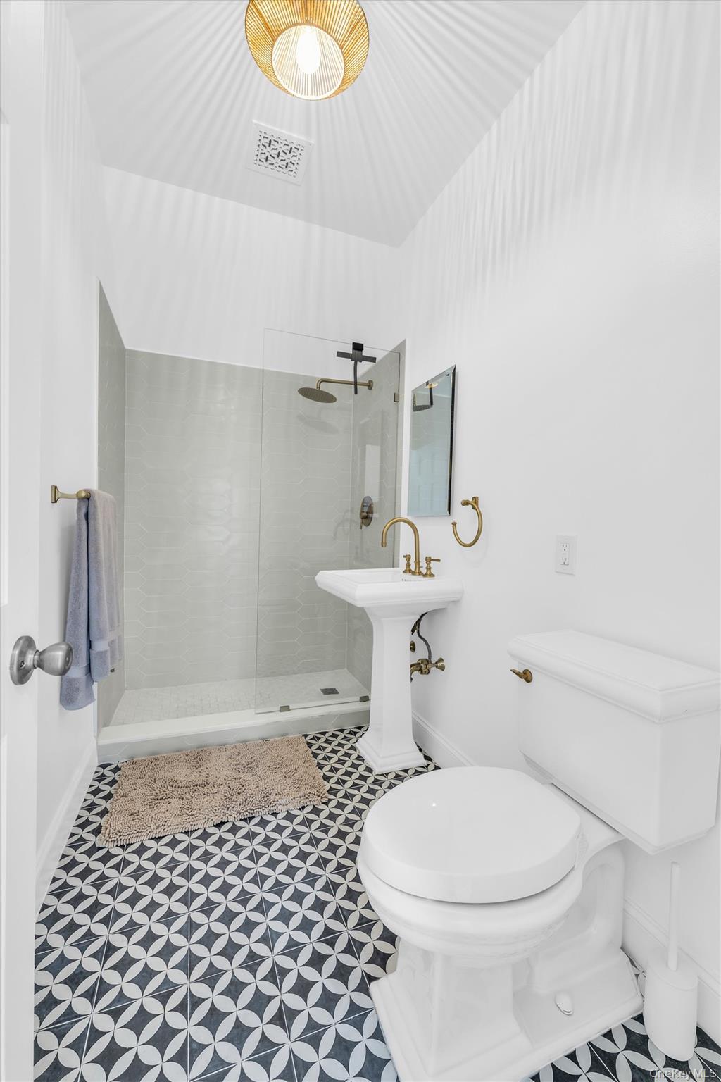 68 South Howells Point Road Bellport, NY 11713 - Photo 36 of 47
