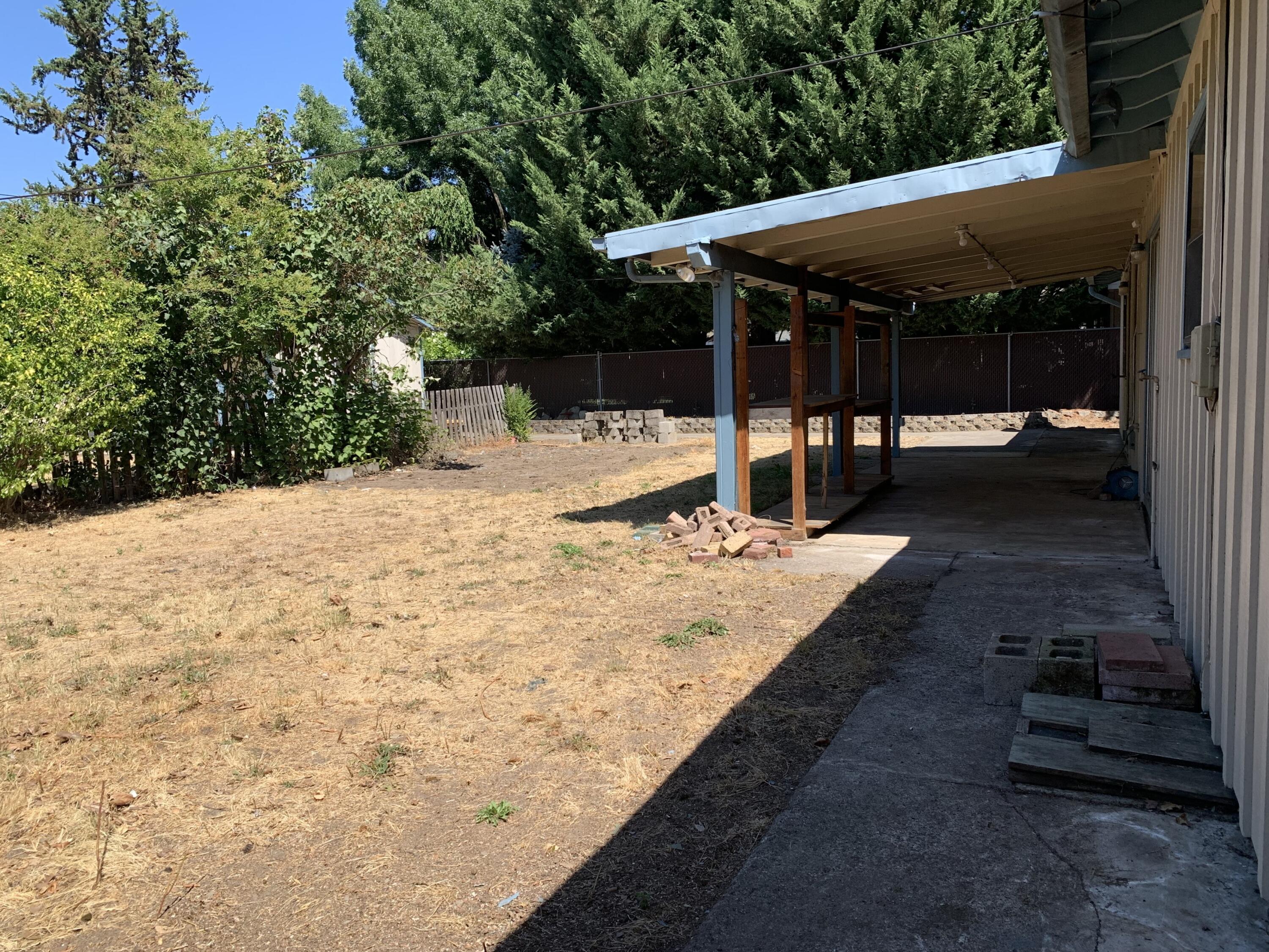 211 Princess Way Central Point, OR 97502 - Photo 28 of 45 10 back yard 2