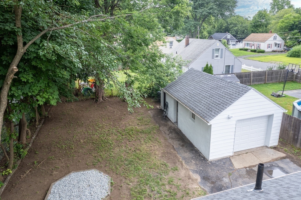 110 Oklahoma Street Springfield, MA 01104 - Photo 5 of 42 Gallery Image 5