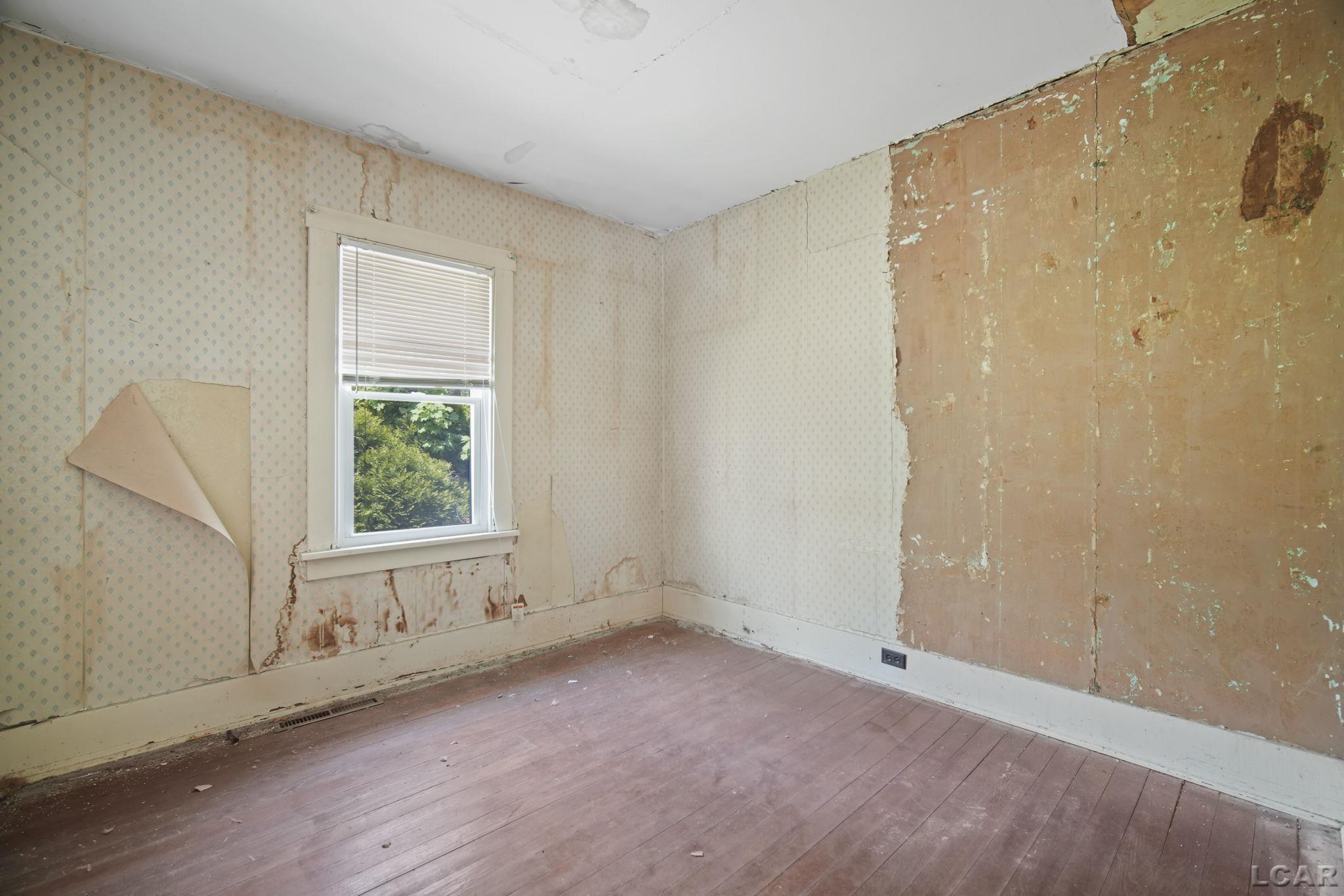 2488 Laberdee Road Adrian, MI 49221 - Photo 5 of 45 50109479-4.JPG