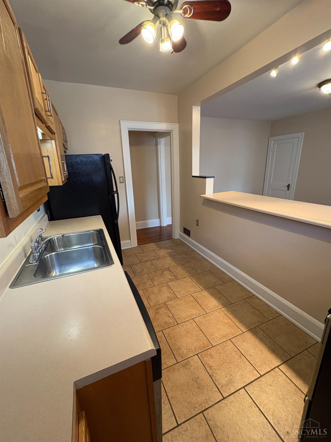 5244 Montgomery Road Cincinnati, OH 45212 - Photo 8 of 13 Gallery Image 8