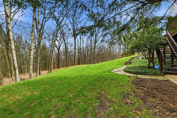 $900,000 | 121 Drake Drive, Wexford, PA 15090