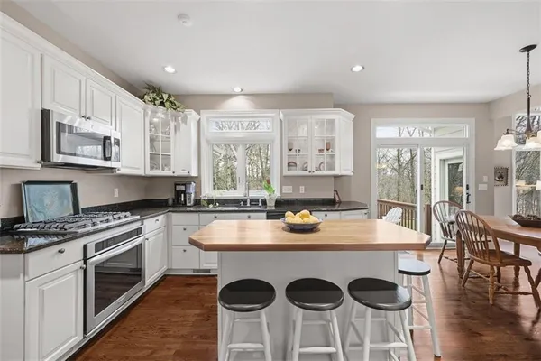 $900,000 | 121 Drake Drive, Wexford, PA 15090