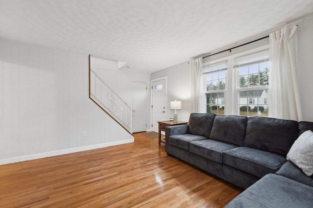 22 Washington Road Northborough, MA 01532 - Photo 3 of 30 Gallery Image 3