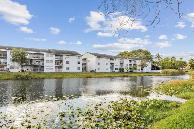 $386,878 | 8450 Southwest 154th Cir Court, Unit 204, Miami, FL 33193