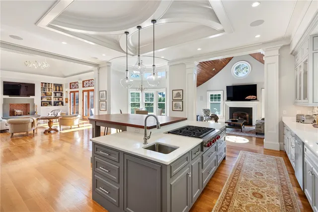 $8,395,000 | 10 Ocean Lawn Lane, Newport, RI 02840