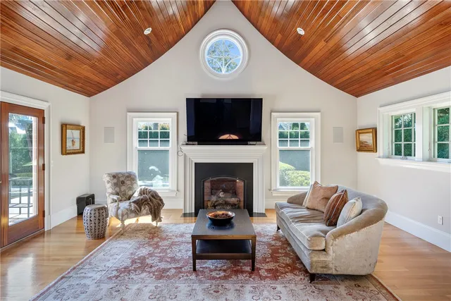 $8,395,000 | 10 Ocean Lawn Lane, Newport, RI 02840