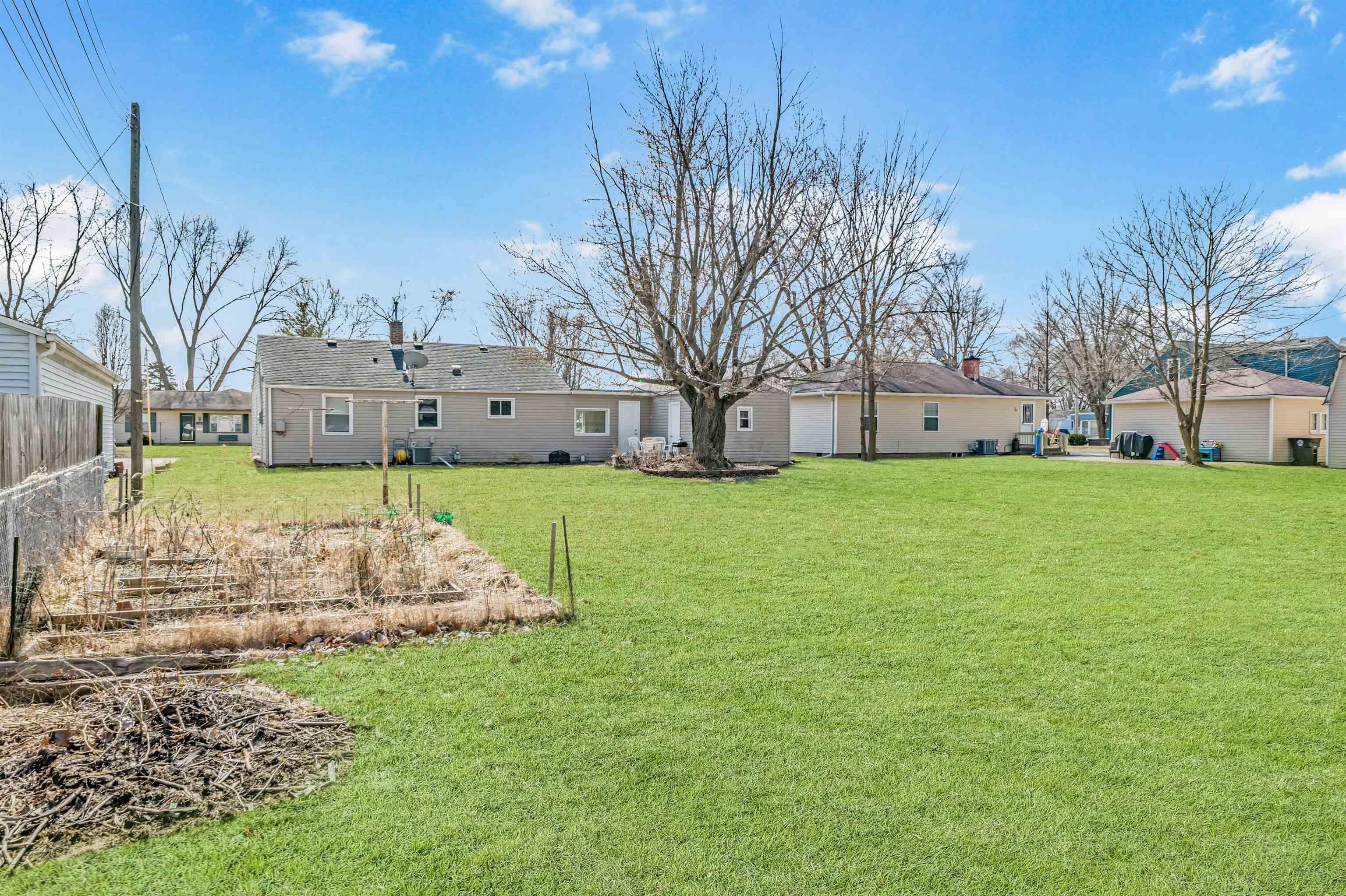 2312 Maplewood Road Fort Wayne, IN 46819 - Photo 7 of 25