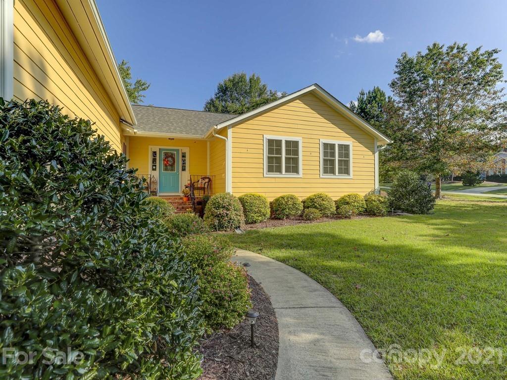 1520 Cobblestone Court Fort Mill, SC 29708 - Photo 2 of 47 a front view of a house with a yard