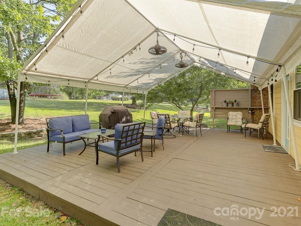 1520 Cobblestone Court Fort Mill, SC 29708 - Photo 40 of 47 a backyard of a house with outdoor seating
