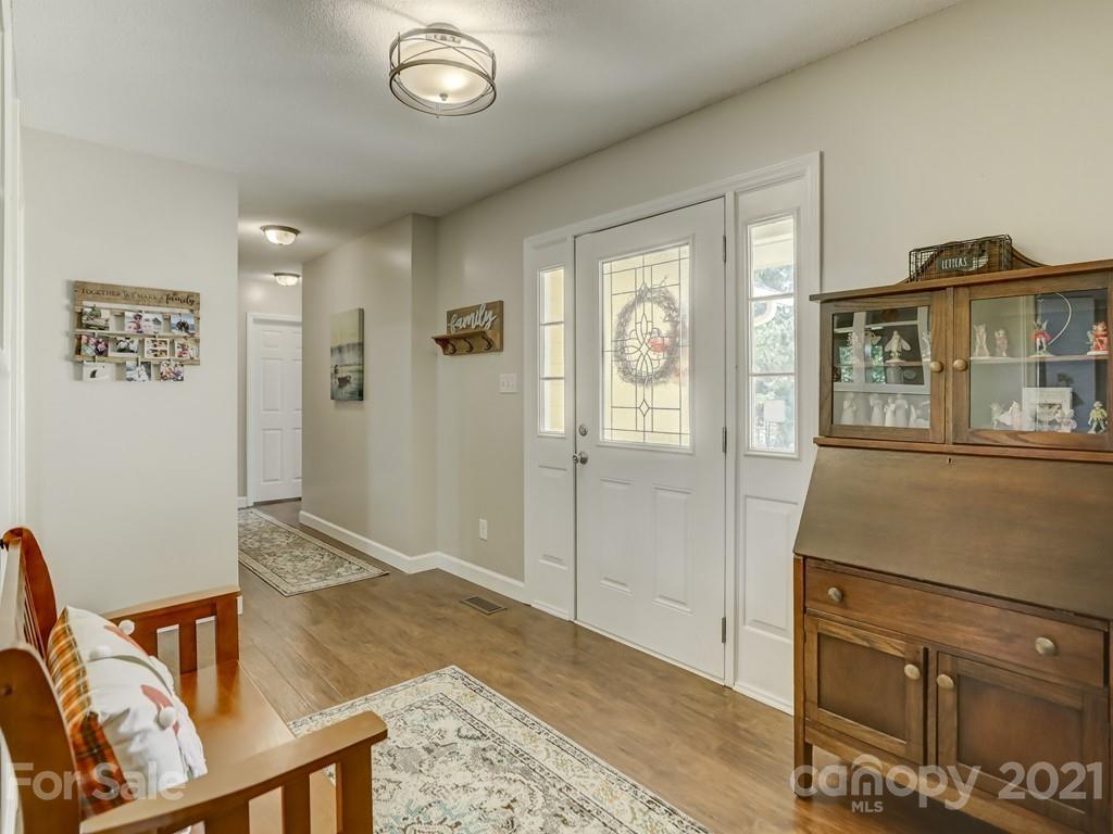 1520 Cobblestone Court Fort Mill, SC 29708 - Photo 5 of 47 a view of a livingroom with furniture