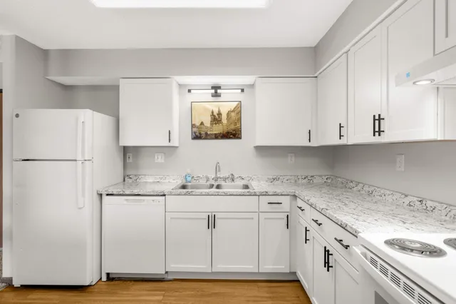 $115,000 | 221 Grand Avenue West, Unit 316, South St. Paul, MN 55075