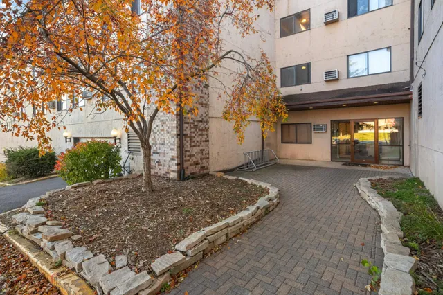 $115,000 | 221 Grand Avenue West, Unit 316, South St. Paul, MN 55075