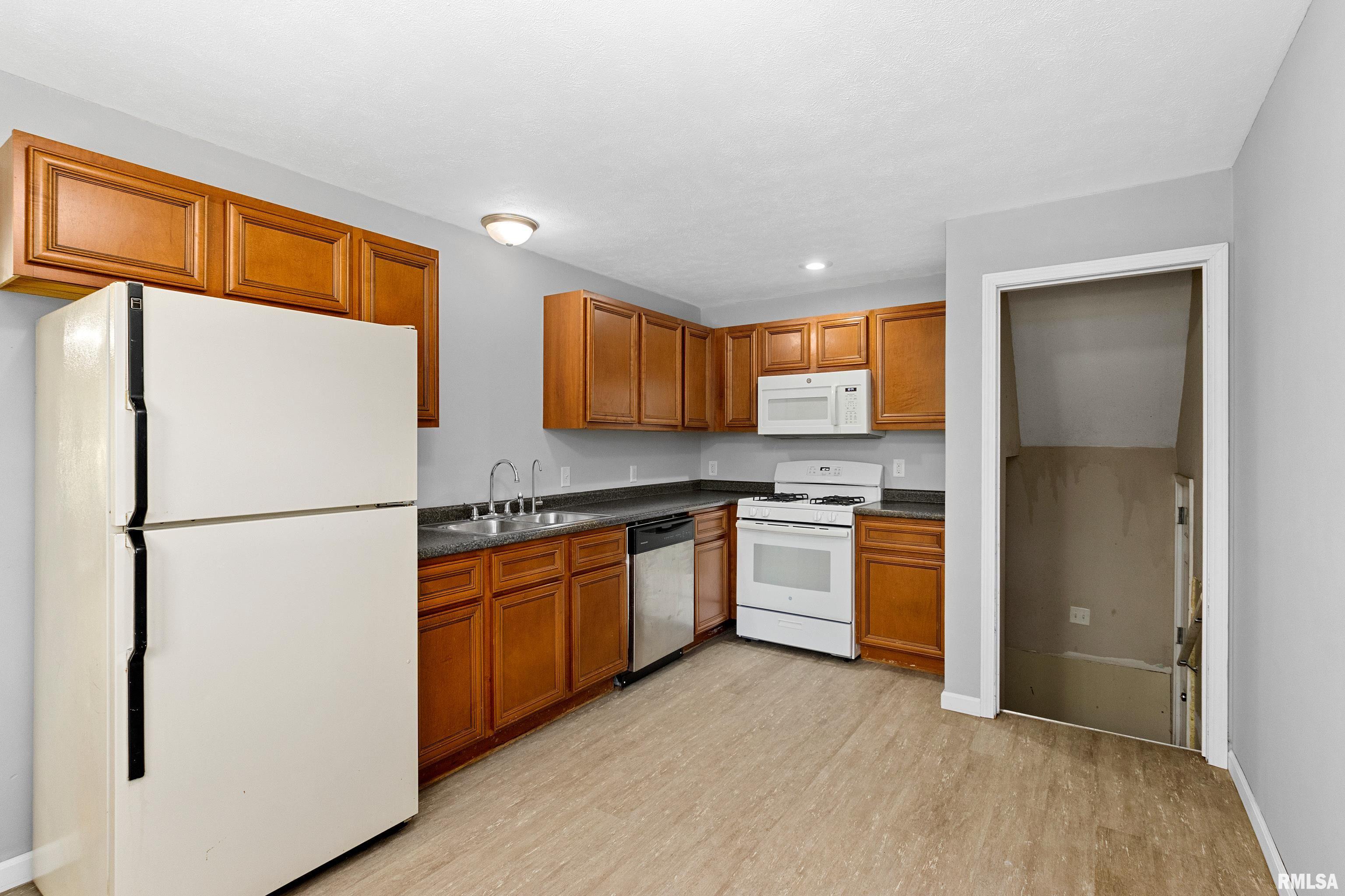 1437 East Resthaven Road Peoria, IL 61615 - Photo 12 of 25 Gallery Image 12