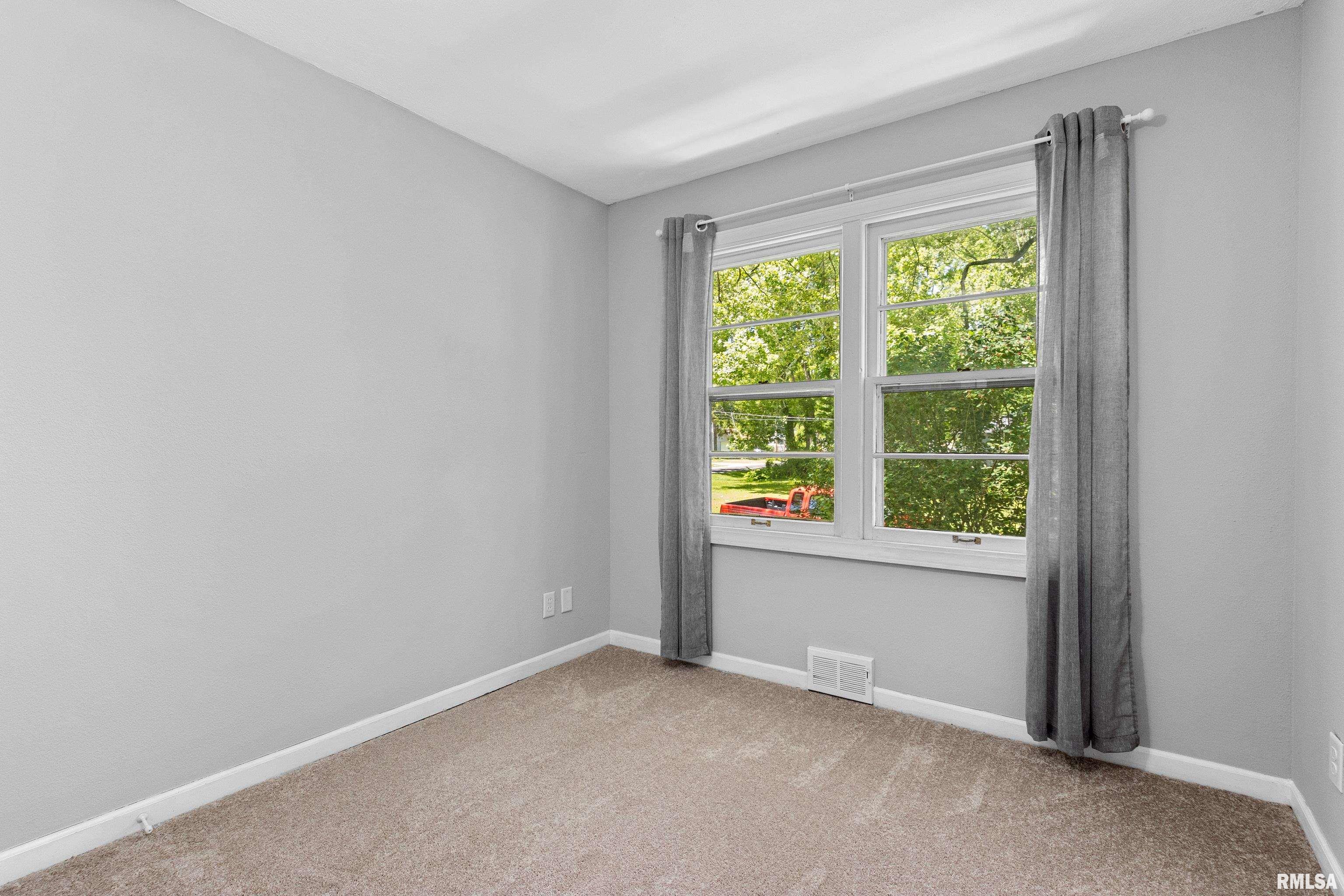 1437 East Resthaven Road Peoria, IL 61615 - Photo 16 of 25 Gallery Image 16