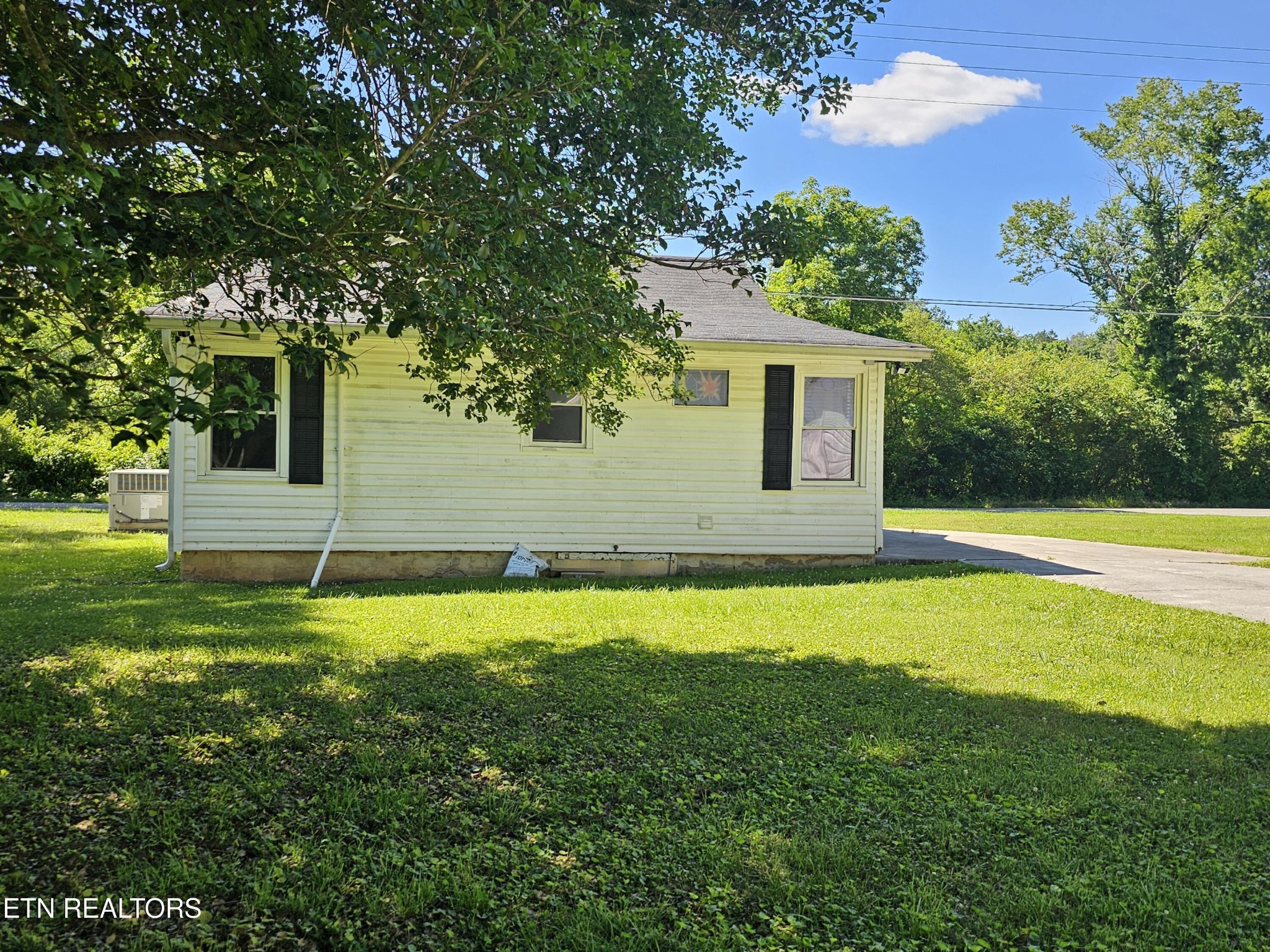 1341 Blockhouse Valley Road Clinton, TN 37716 - Photo 26 of 35 Gallery Image 26
