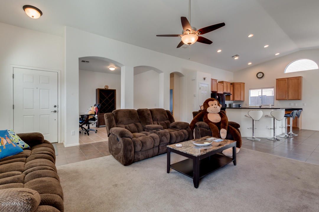 44345 Rhinestone Road Maricopa, AZ 85139 - Photo 4 of 30 06-Rhinestone
