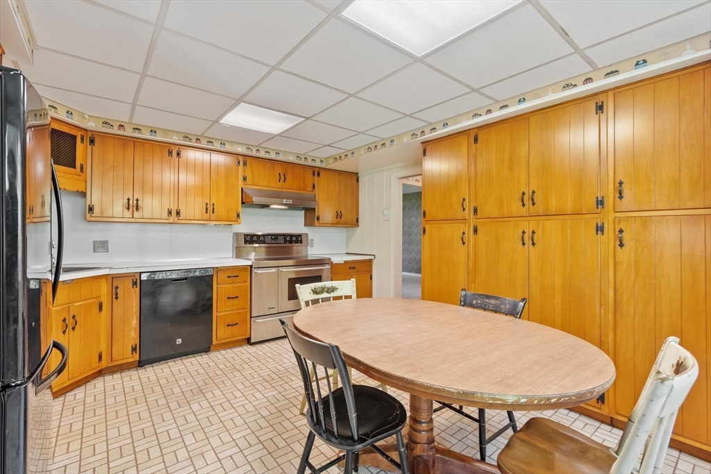 3 Highfield Road Gardner, MA 01440 - Photo 10 of 32