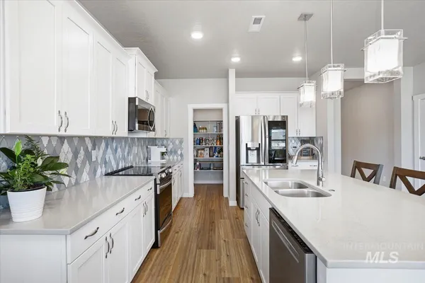 $565,000 | 3729 South Maple Ridge Avenue, Nampa, ID 83686