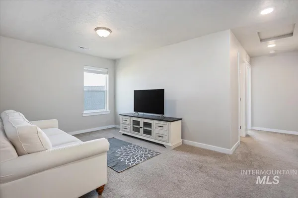 $565,000 | 3729 South Maple Ridge Avenue, Nampa, ID 83686
