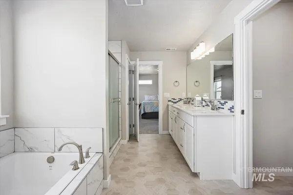 $565,000 | 3729 South Maple Ridge Avenue, Nampa, ID 83686