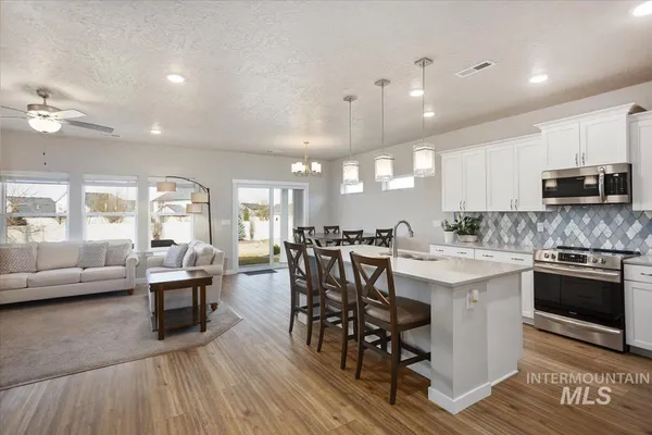 $565,000 | 3729 South Maple Ridge Avenue, Nampa, ID 83686