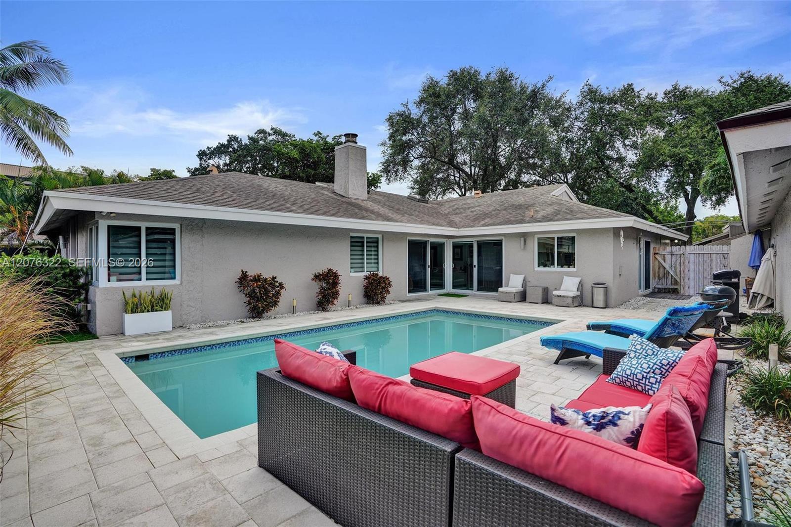 18 Boxwood Road Hollywood, FL 33021 - Photo 40 of 45 Gorgeous patio area. Super private and quiet.