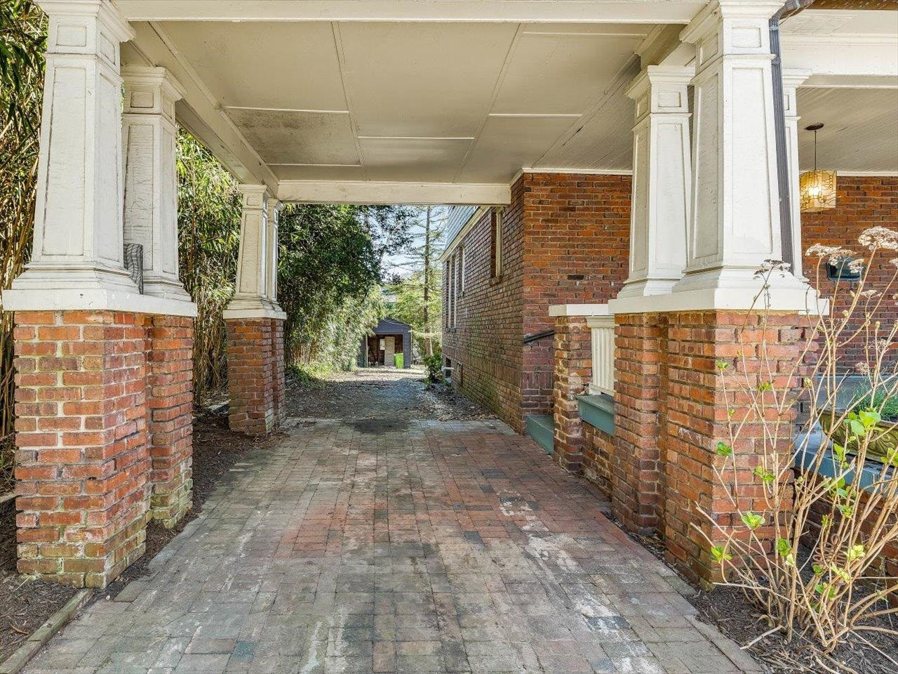 118 Hawthorne Road Raleigh, NC 27605 - Photo 34 of 42 Photo 34