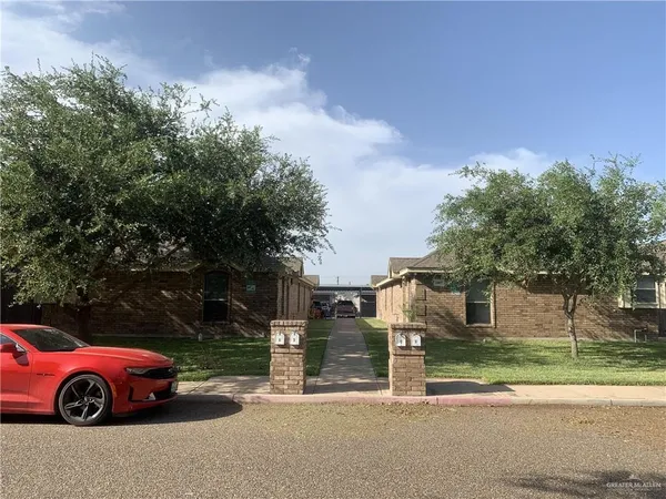 $800 | 2407 Moonlight Lane, Unit 3, Edinburg, TX 78541