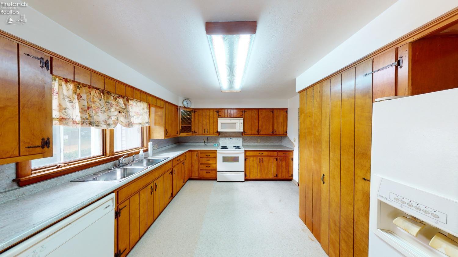 705 Limerick Road Clyde, OH 43410 - Photo 9 of 41 Gallery Image 9