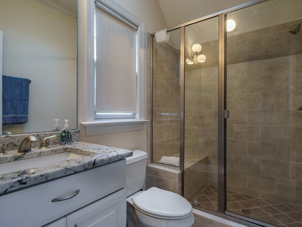 2305 10th Avenue Raleigh, NC 27612 - Photo 20 of 30 Bathroom