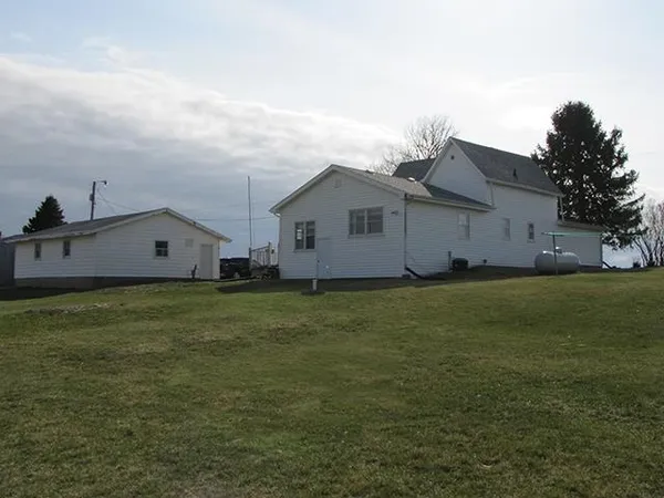 $309,900 | 7574 County D, Platteville, WI 53818