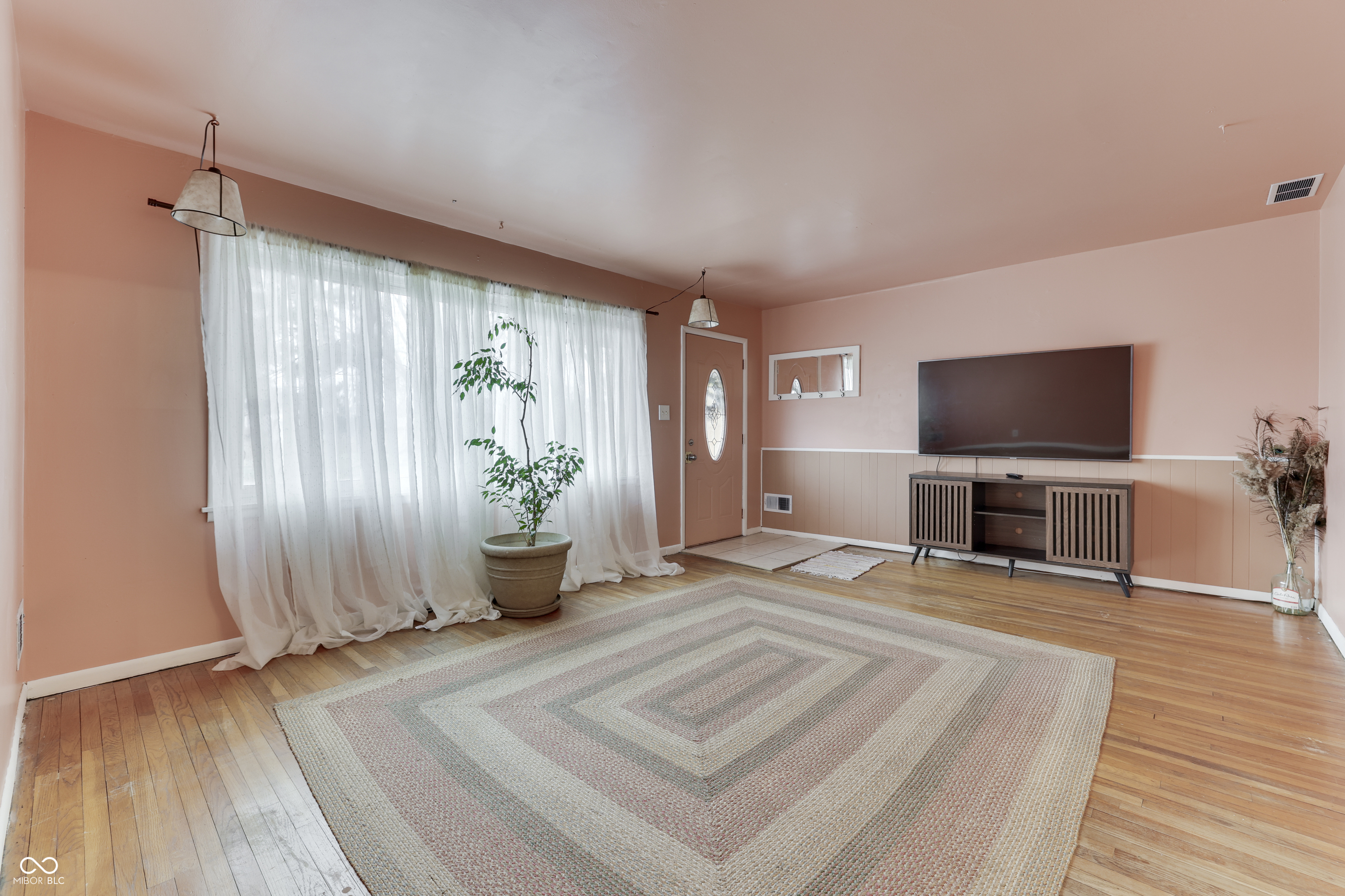 255 East Roberts Road Indianapolis, IN 46227 - Photo 12 of 52 Gallery Image 12
