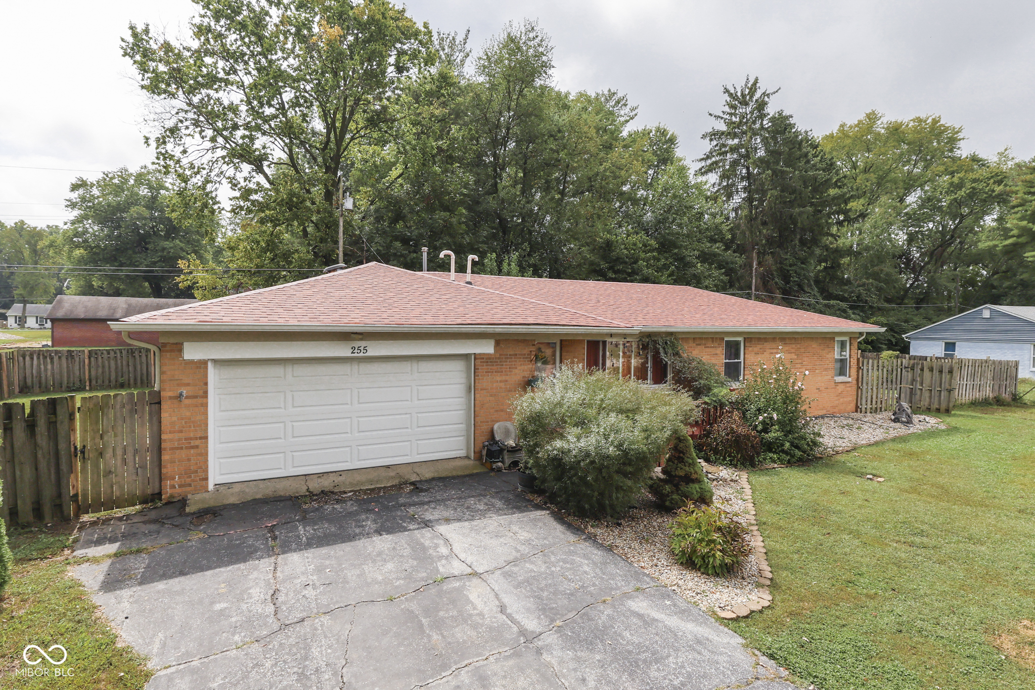 255 East Roberts Road Indianapolis, IN 46227 - Photo 3 of 52 Gallery Image 3