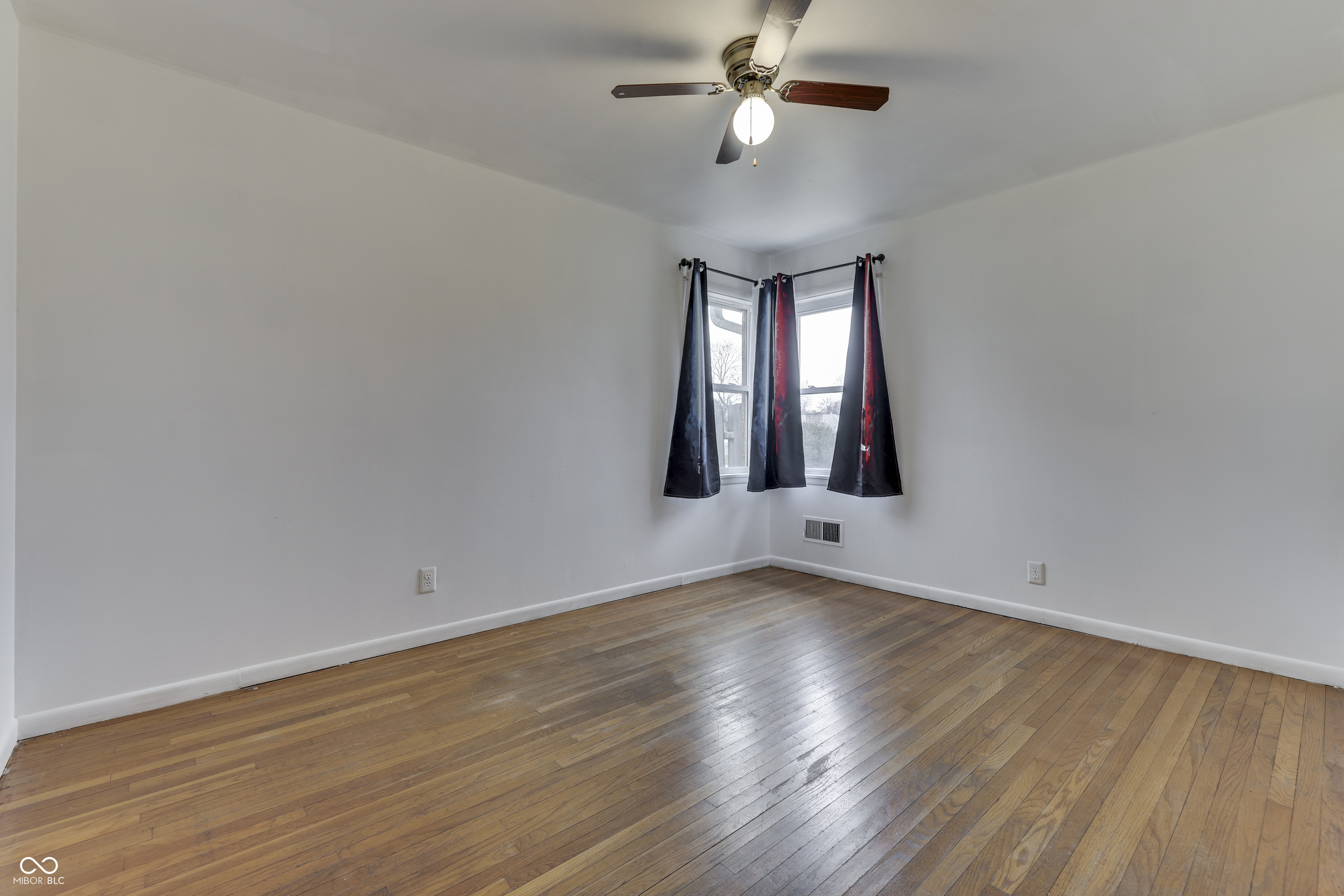 255 East Roberts Road Indianapolis, IN 46227 - Photo 31 of 52 Gallery Image 31