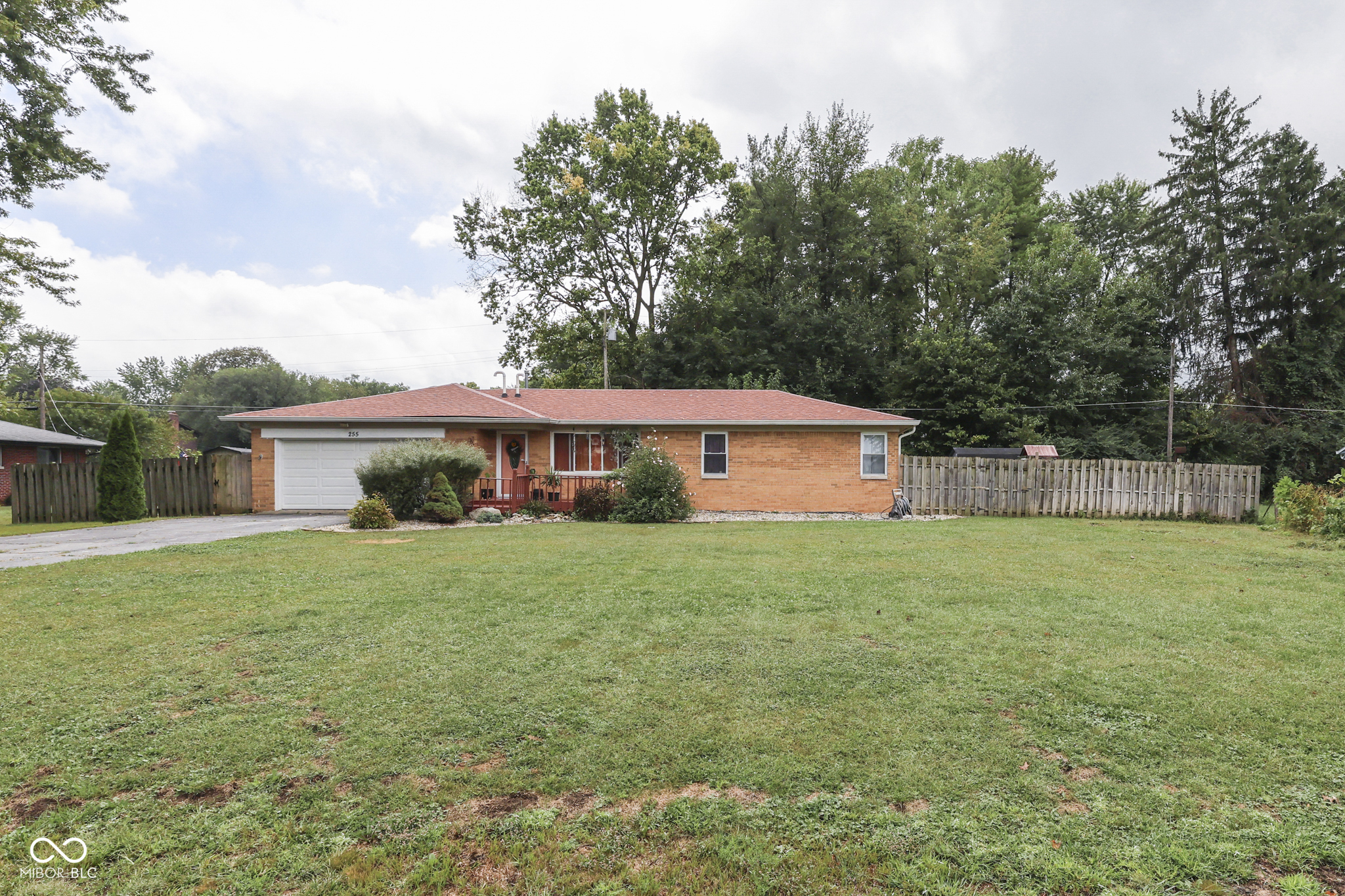 255 East Roberts Road Indianapolis, IN 46227 - Photo 4 of 52 Gallery Image 4