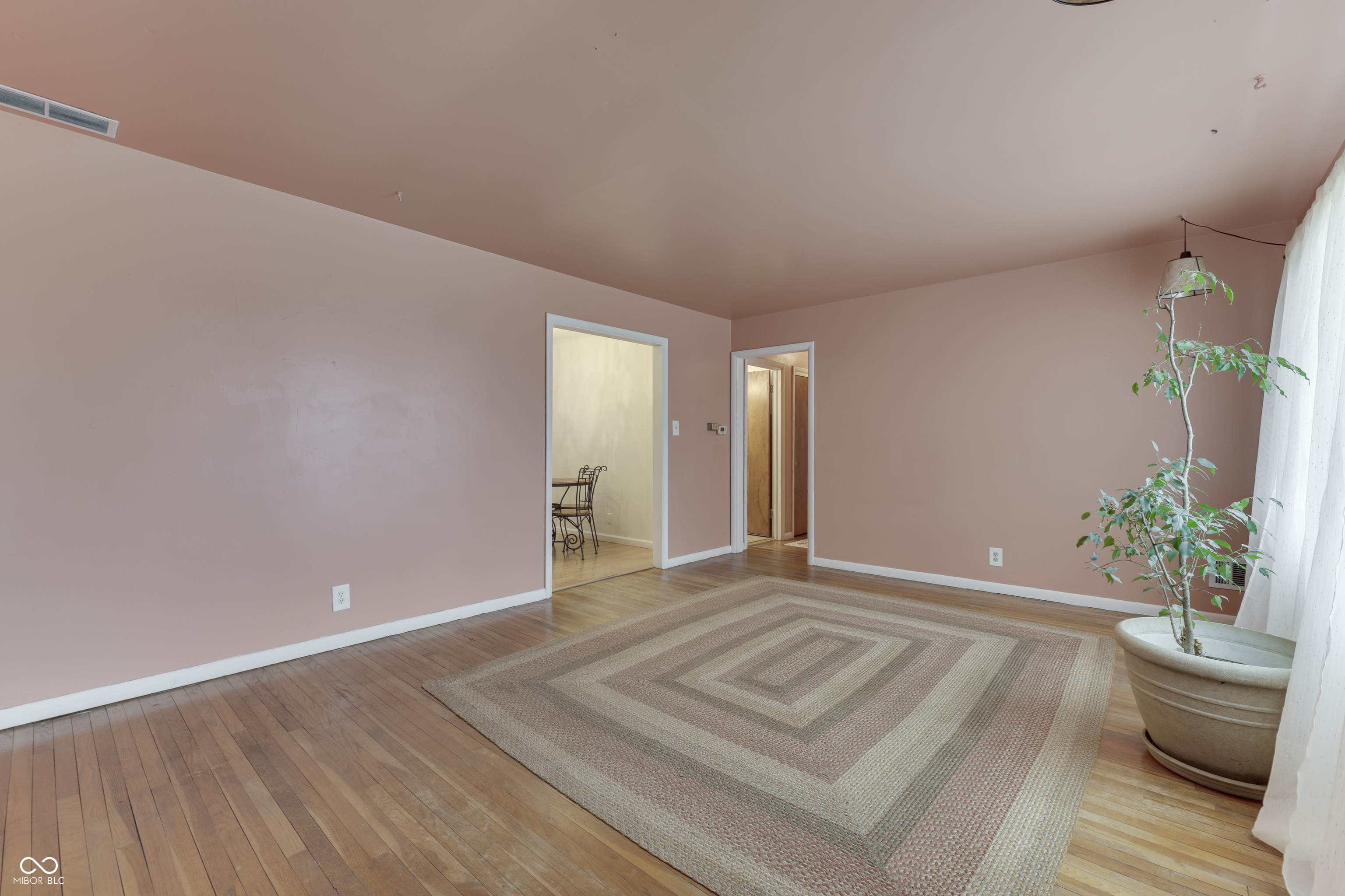 255 East Roberts Road Indianapolis, IN 46227 - Photo 10 of 52 Gallery Image 10