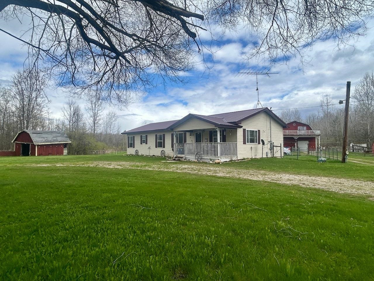 2760 3 Rivers Road Gladwin, MI 48624 - Photo 23 of 35